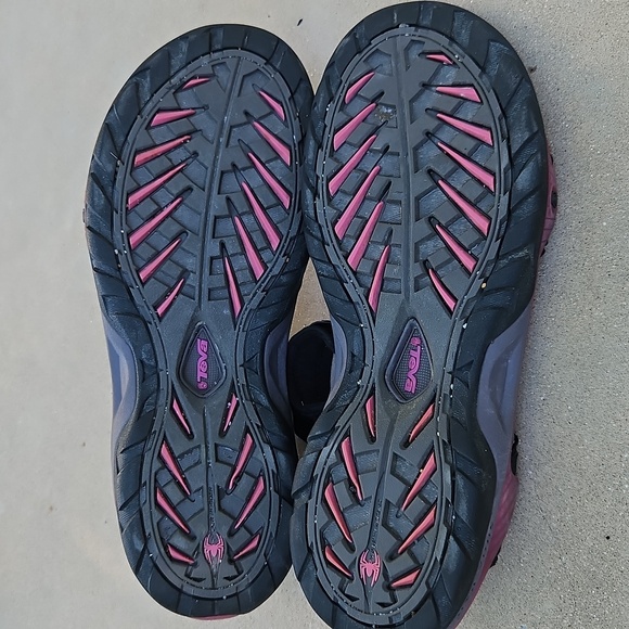 Tevas - Picture 10 of 12